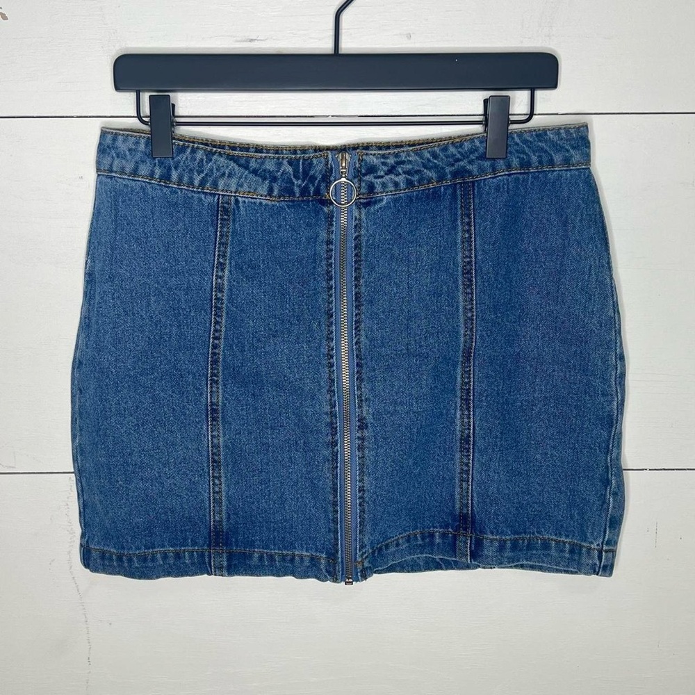 Forever 21 • Denim Front Zip Mini Skirt Size 28